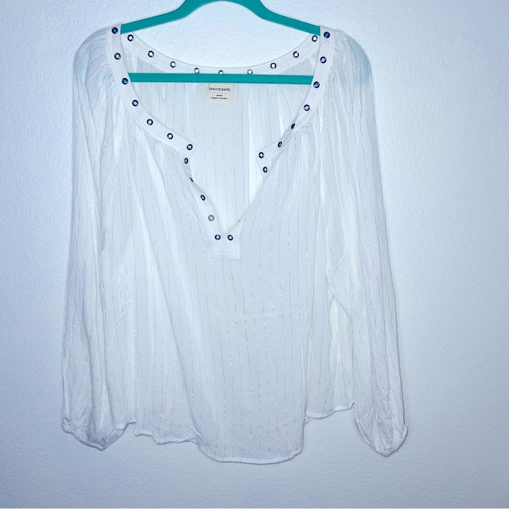 Long sleeve blouse NWOT white with silver detailed geometry neckline